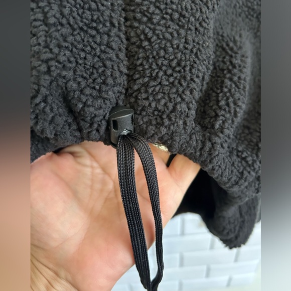 Urban Outfitters Black Teddy bear Short Sweater / Size XS - Picture 3 of 11